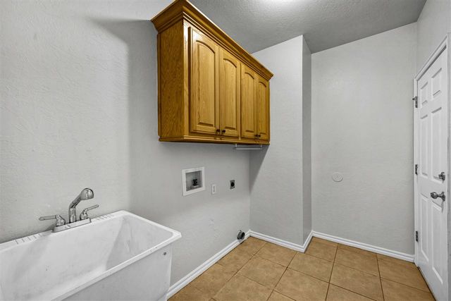 20621 SW Lee Blvd, Indiahoma, OK 73552