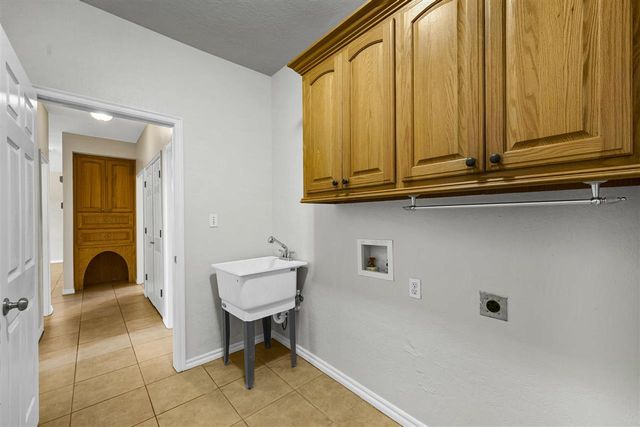 20621 SW Lee Blvd, Indiahoma, OK 73552