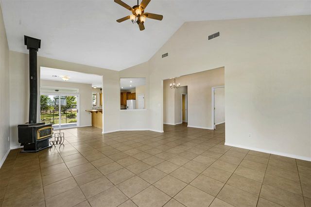 20621 SW Lee Blvd, Indiahoma, OK 73552