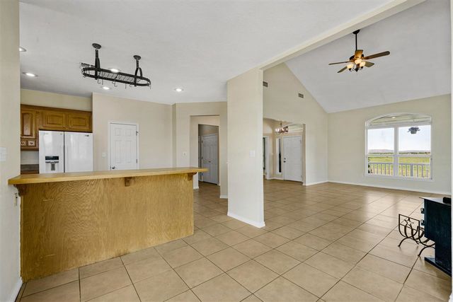 20621 SW Lee Blvd, Indiahoma, OK 73552