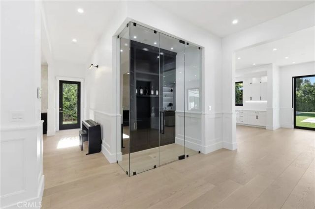 17319 Magnolia Boulevard, Encino, CA 91316