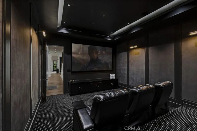 17319 Magnolia Boulevard, Encino, CA 91316