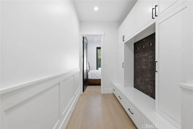 17319 Magnolia Boulevard, Encino, CA 91316