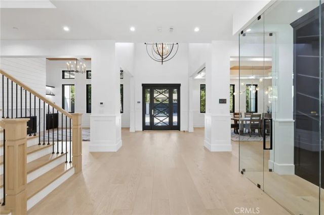 17319 Magnolia Boulevard, Encino, CA 91316
