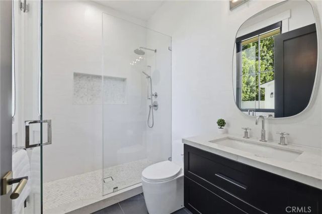 17319 Magnolia Boulevard, Encino, CA 91316