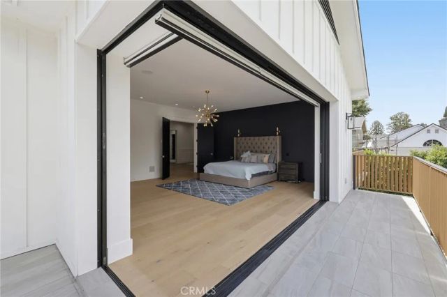 17319 Magnolia Boulevard, Encino, CA 91316