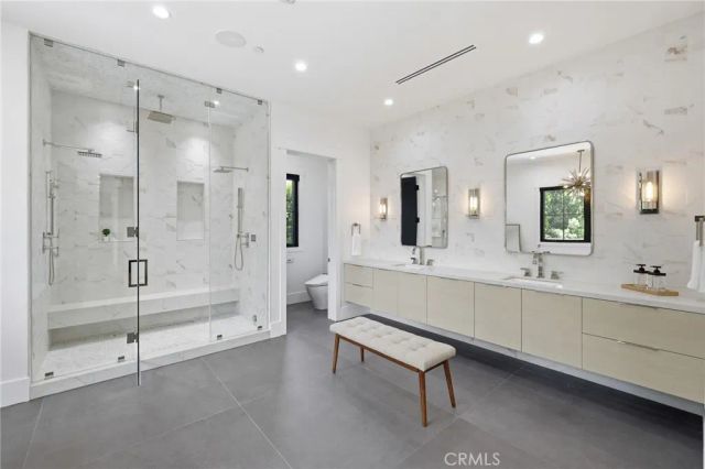 17319 Magnolia Boulevard, Encino, CA 91316