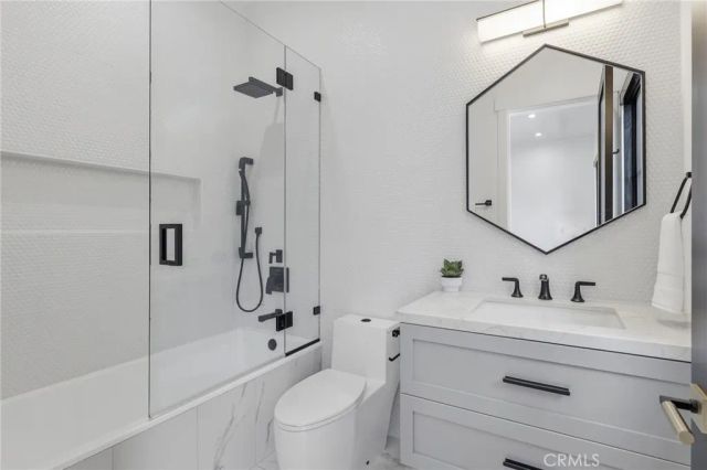 17319 Magnolia Boulevard, Encino, CA 91316
