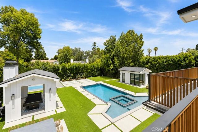 17319 Magnolia Boulevard, Encino, CA 91316