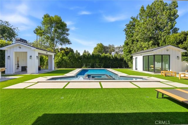 17319 Magnolia Boulevard, Encino, CA 91316