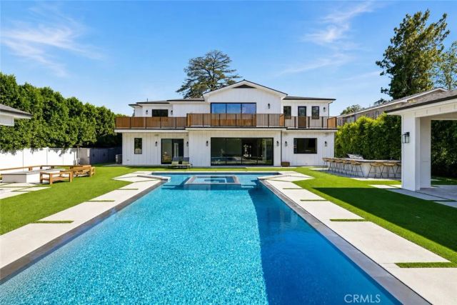 17319 Magnolia Boulevard, Encino, CA 91316