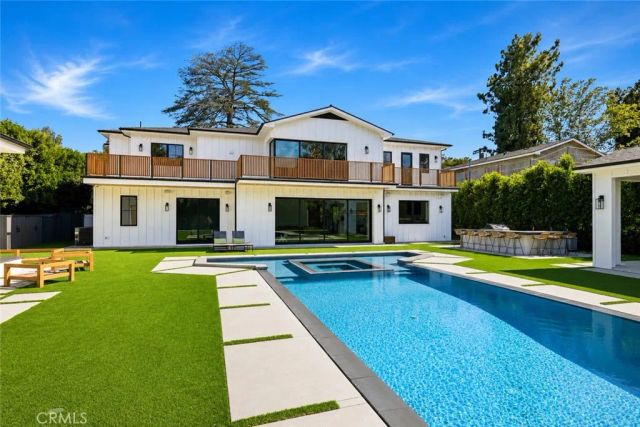 17319 Magnolia Boulevard, Encino, CA 91316