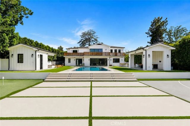 17319 Magnolia Boulevard, Encino, CA 91316
