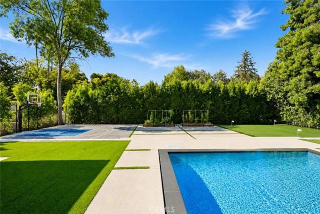 17319 Magnolia Boulevard, Encino, CA 91316