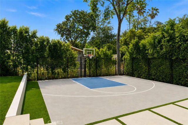 17319 Magnolia Boulevard, Encino, CA 91316