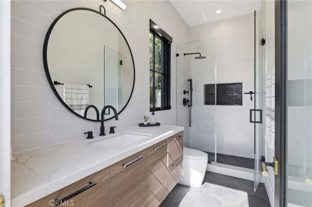 17319 Magnolia Boulevard, Encino, CA 91316