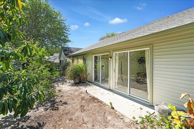 53 Bristol Ln, Palm Coast, FL 32137