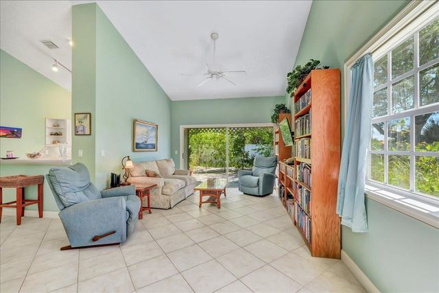 53 Bristol Ln, Palm Coast, FL 32137