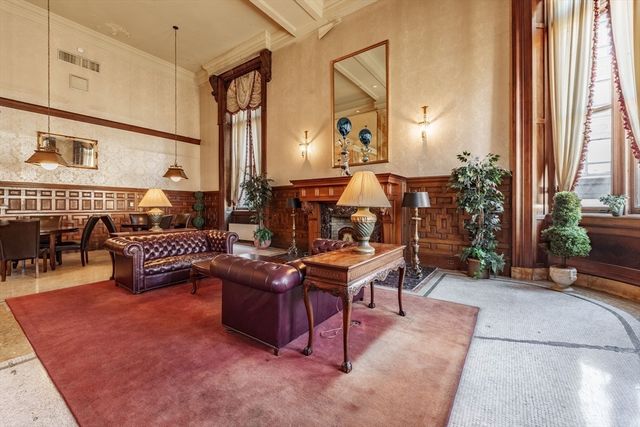 140 Chestnut St 402, Springfield, MA 01103