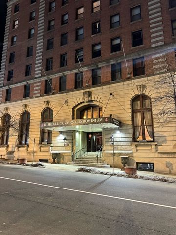 140 Chestnut St 402, Springfield, MA 01103
