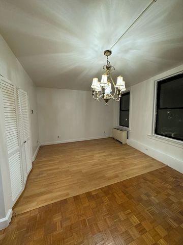 140 Chestnut St 402, Springfield, MA 01103