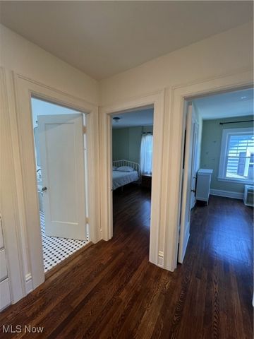 3181 Scarborough Road, Cleveland Heights, OH 44118