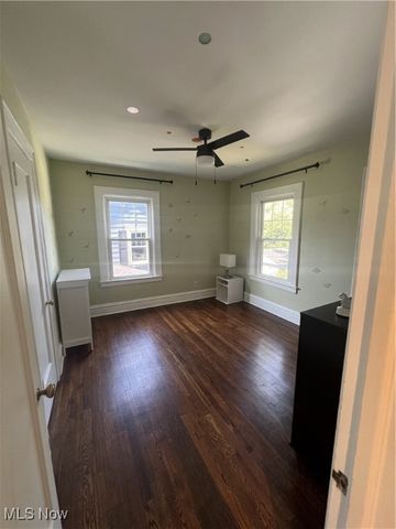 3181 Scarborough Road, Cleveland Heights, OH 44118