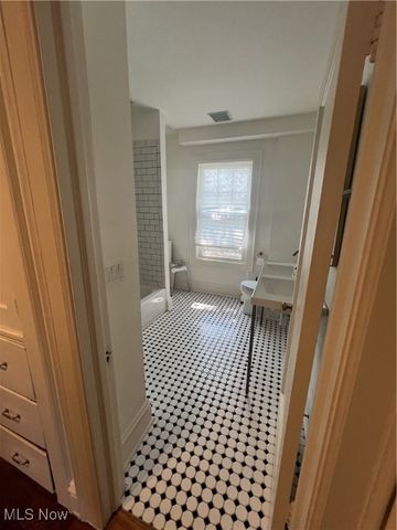 3181 Scarborough Road, Cleveland Heights, OH 44118