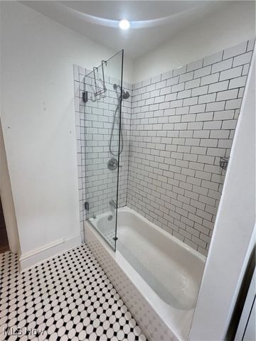 3181 Scarborough Road, Cleveland Heights, OH 44118