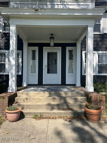 3181 Scarborough Road, Cleveland Heights, OH 44118