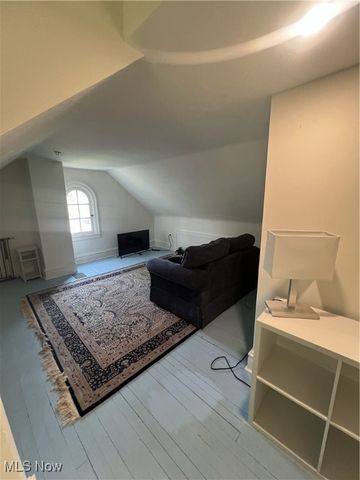 3181 Scarborough Road, Cleveland Heights, OH 44118