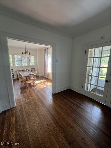 3181 Scarborough Road, Cleveland Heights, OH 44118