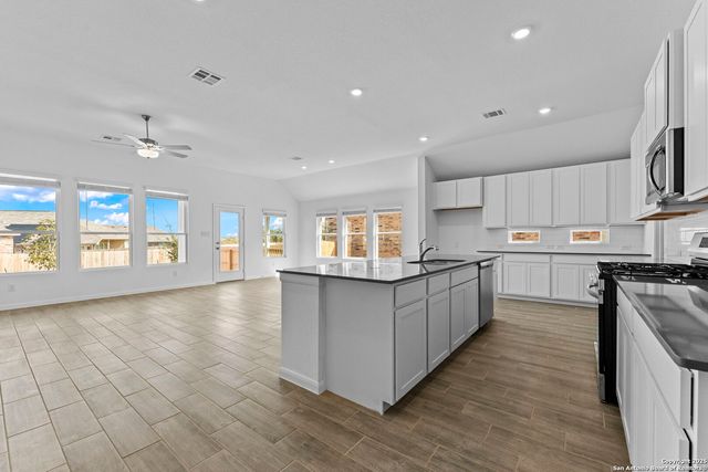 4106 Hampshire Way, San Antonio, TX 78245