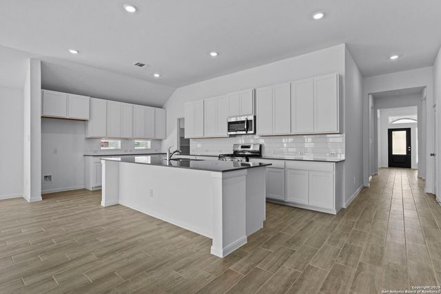 4106 Hampshire Way, San Antonio, TX 78245