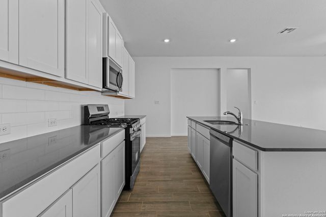 4106 Hampshire Way, San Antonio, TX 78245