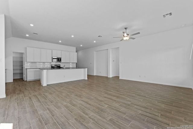 4106 Hampshire Way, San Antonio, TX 78245