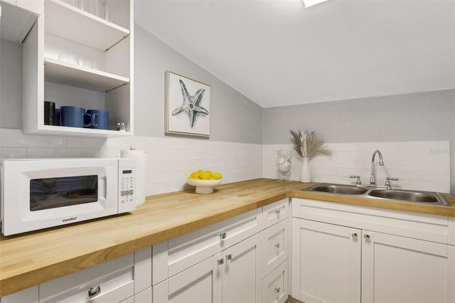 18 HEILWOOD STREET, Clearwater, FL 33767