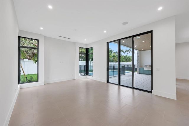 16733 Mosaic Place, Delray Beach, FL 33446