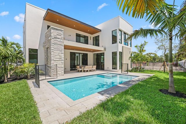 16733 Mosaic Place, Delray Beach, FL 33446