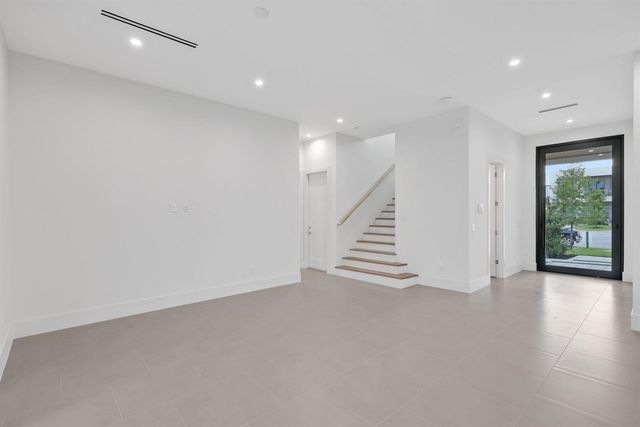 16733 Mosaic Place, Delray Beach, FL 33446