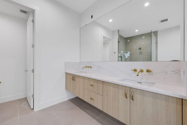 16733 Mosaic Place, Delray Beach, FL 33446