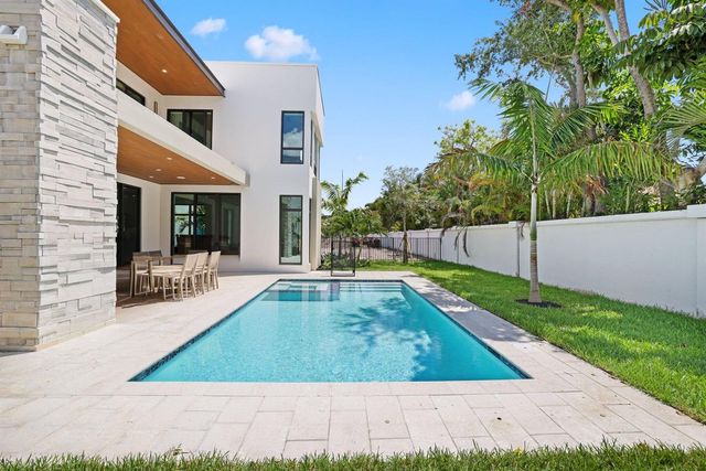 16733 Mosaic Place, Delray Beach, FL 33446