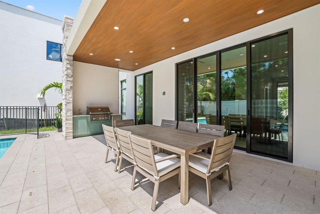 16733 Mosaic Place, Delray Beach, FL 33446