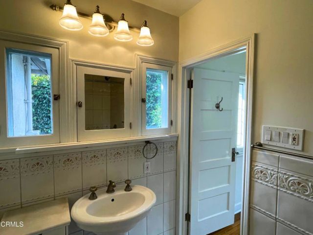 31 Oak Knoll Gardens Drive, Pasadena, CA 91106