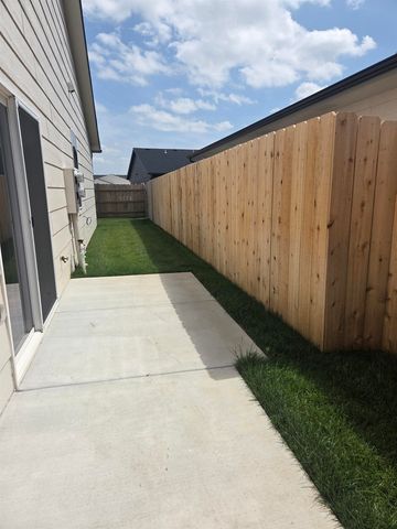 2437 S Wheatland Ct, Wichita, KS 67235