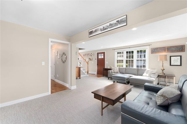 180 Boulder View Drive, Warwick, RI 02886