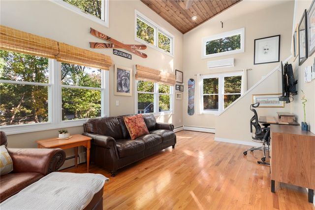 180 Boulder View Drive, Warwick, RI 02886