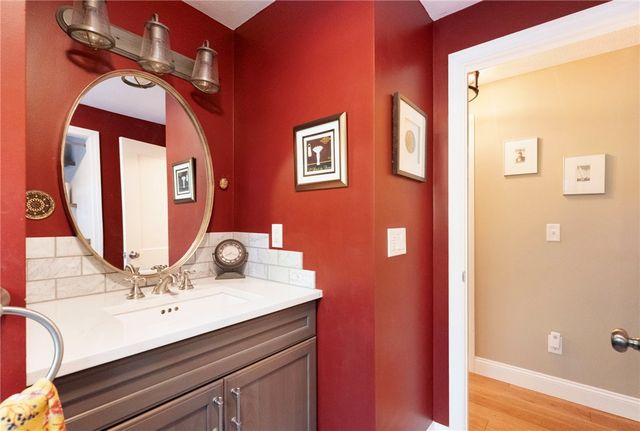 180 Boulder View Drive, Warwick, RI 02886