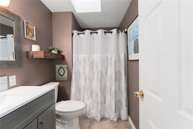 180 Boulder View Drive, Warwick, RI 02886