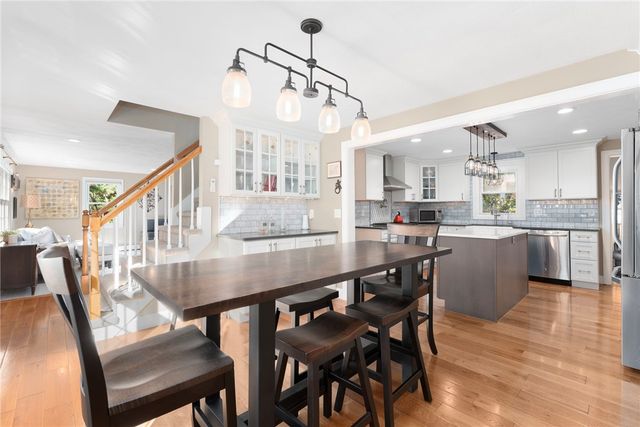 180 Boulder View Drive, Warwick, RI 02886